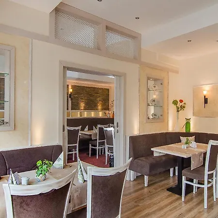 Walpurgishof 4* جوسلار